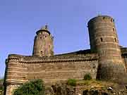 tour des gobelins et poterne fougeres