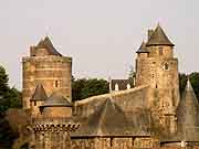 tour des gobelins et poterne fougeres