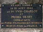 plaque commemorative yves charlot et michel hesry saint-malo