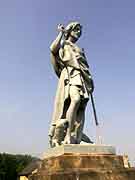 statue pres eglise saint-etienne val-d ize