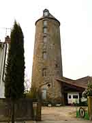 le cellier moulin a vent rue de clermont pres de la rue du prieure