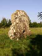 menhir de loueres saint-aubin des chateaux