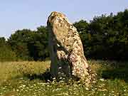 menhir de loueres saint-aubin des chateaux