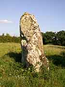 menhir de loueres saint-aubin des chateaux