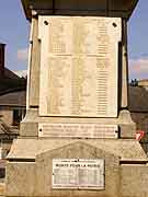 saint-aubin des chateaux monumentaux morts
