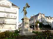 statue du square du souvenir francais saint-nazaire