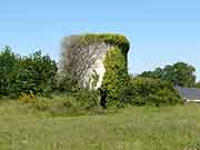 sainte-reine de bretagne moulin a vent chemin-breton