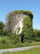 sainte-reine de bretagne moulin a vent chemin-breton