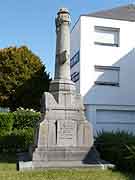 lorient navire thalassa dans le port de plaisance