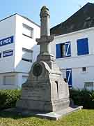 lorient navire thalassa dans le port de plaisance