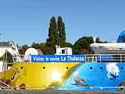 lorient navire thalassa dans le port de plaisance