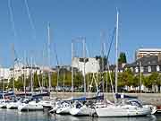 lorient navire thalassa dans le port de plaisance