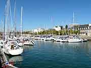 lorient navire thalassa dans le port de plaisance